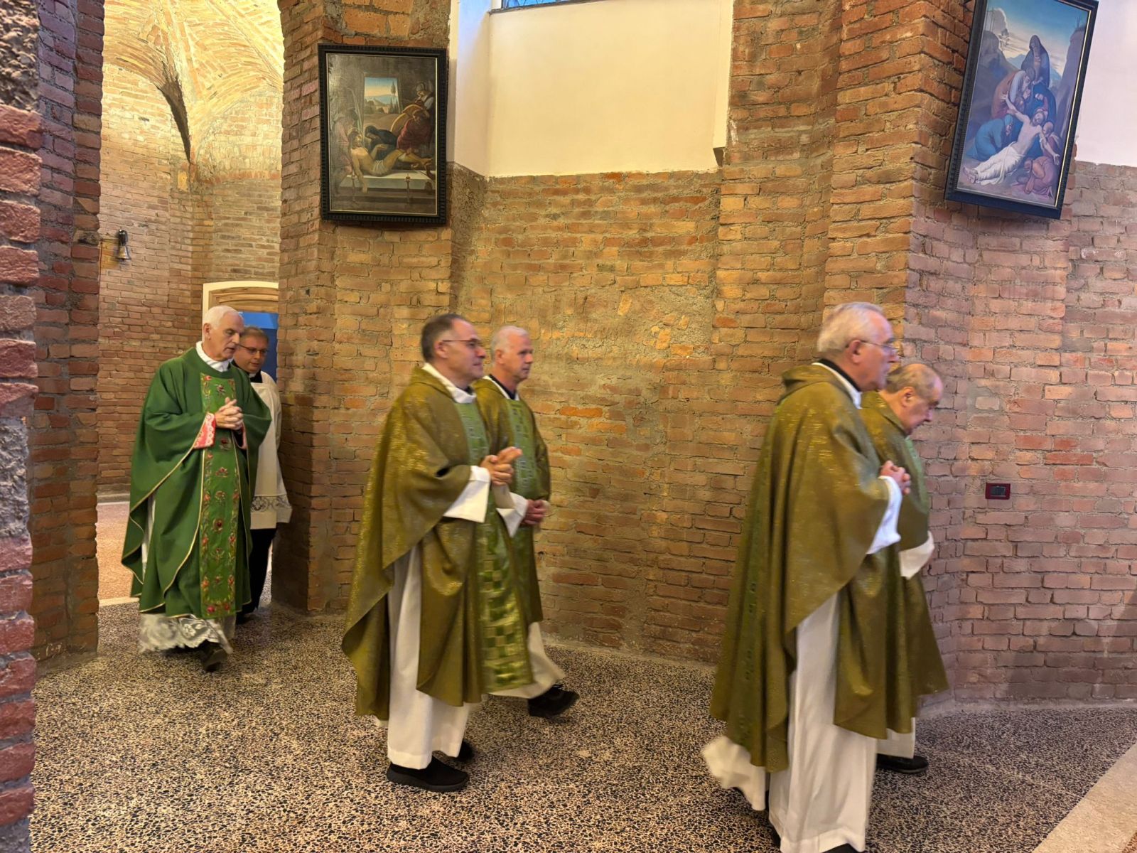 2024_ott_11_ricordo-di-don-Sterpi-in-Cripta_mdg_-35