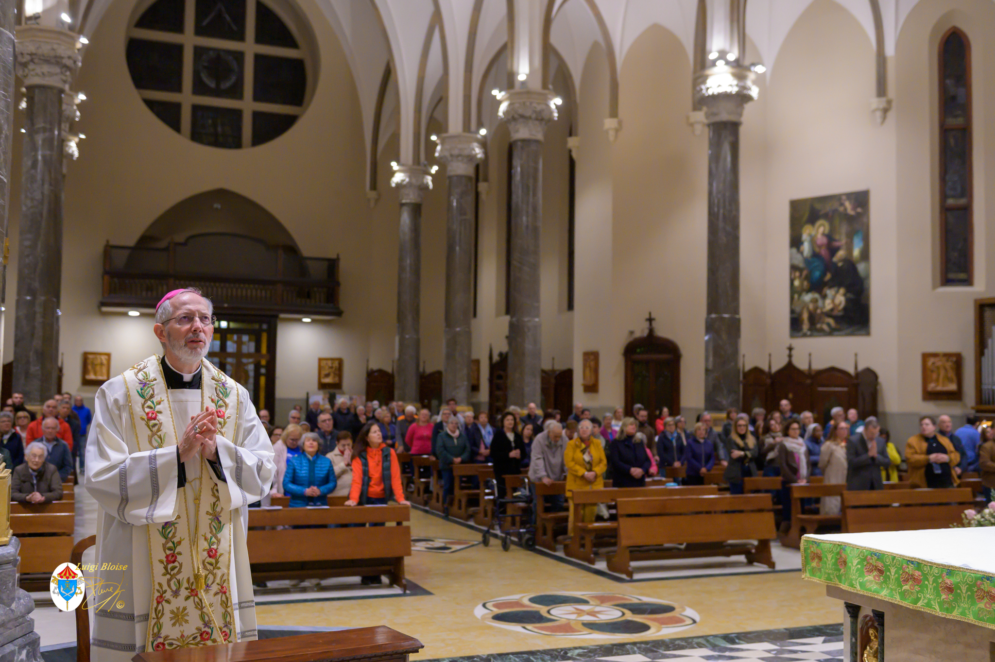 Recitato con il vescovo Marini il Rosario per la pace