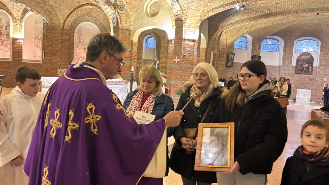 La comunità di San Bernardino saluta Sr. Carla e dedica una sala dell’oratorio in memoria di Don Renzo. 