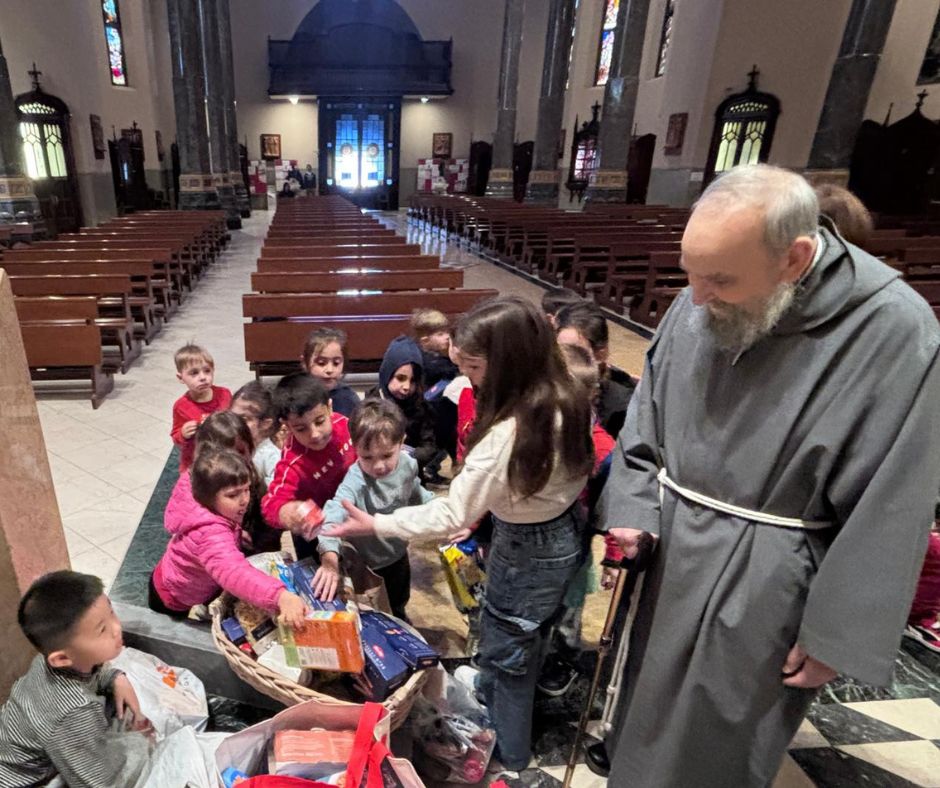 Piccoli passi, grandi cuori: la lezione di carità dei nostri bimbi del Sacro Cuore