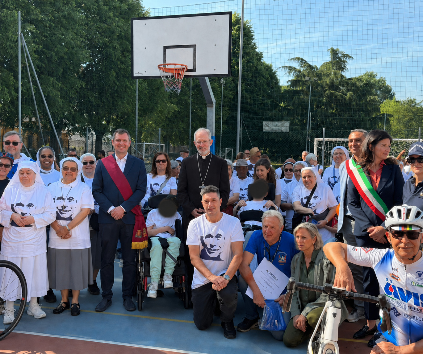 A Tortona la solidarietà orionina fa il pieno di entusiasmo e partecipanti benedetti dal vescovo Marini